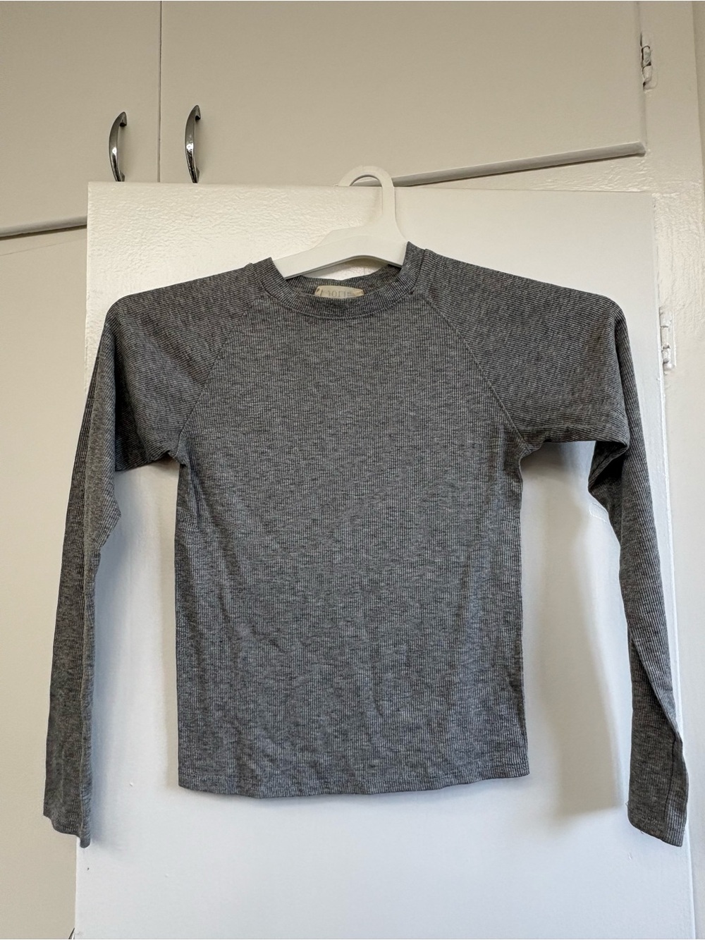Jolie Gray Long-Sleeve Crewneck Thermal Shirt